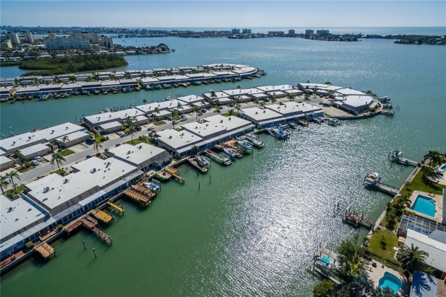 1 BOCA CIEGA POINT BOULEVARD, ST PETERSBURG, Florida 33708, 2 Bedrooms Bedrooms, ,2 BathroomsBathrooms,Residential,For Sale,BOCA CIEGA POINT,MFRU8235062