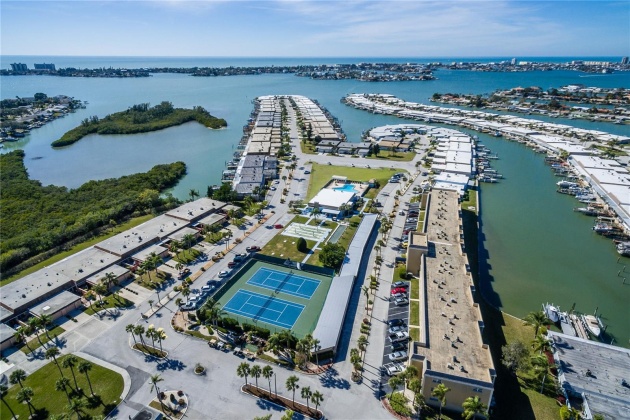 1 BOCA CIEGA POINT BOULEVARD, ST PETERSBURG, Florida 33708, 2 Bedrooms Bedrooms, ,2 BathroomsBathrooms,Residential,For Sale,BOCA CIEGA POINT,MFRU8235062