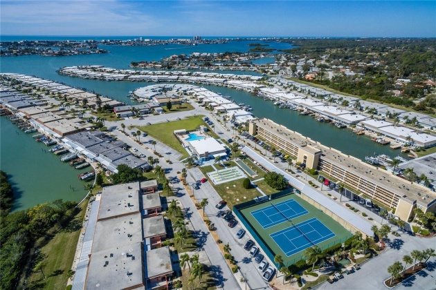 1 BOCA CIEGA POINT BOULEVARD, ST PETERSBURG, Florida 33708, 2 Bedrooms Bedrooms, ,2 BathroomsBathrooms,Residential,For Sale,BOCA CIEGA POINT,MFRU8235062