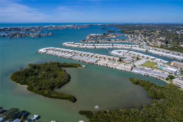 1 BOCA CIEGA POINT BOULEVARD, ST PETERSBURG, Florida 33708, 2 Bedrooms Bedrooms, ,2 BathroomsBathrooms,Residential,For Sale,BOCA CIEGA POINT,MFRU8235062