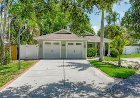 14 EVONAIRE CIRCLE, BELLEAIR, Florida 33756, 3 Bedrooms Bedrooms, ,3 BathroomsBathrooms,Residential,For Sale,EVONAIRE,MFRU8238597