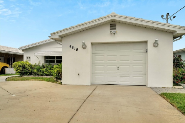 4619 FLORAMAR TERRACE, NEW PORT RICHEY, Florida 34652, 3 Bedrooms Bedrooms, ,2 BathroomsBathrooms,Residential,For Sale,FLORAMAR,MFRU8230572