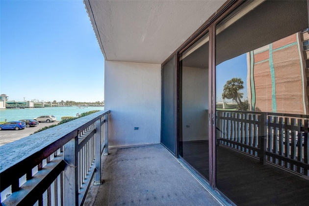 450 TREASURE ISLAND CAUSEWAY, TREASURE ISLAND, Florida 33706, 2 Bedrooms Bedrooms, ,2 BathroomsBathrooms,Residential,For Sale,TREASURE ISLAND,MFRT3518856