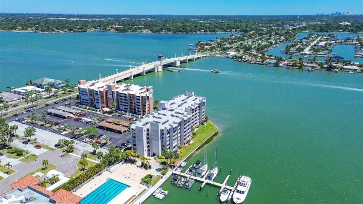 450 TREASURE ISLAND CAUSEWAY, TREASURE ISLAND, Florida 33706, 2 Bedrooms Bedrooms, ,2 BathroomsBathrooms,Residential,For Sale,TREASURE ISLAND,MFRT3518856