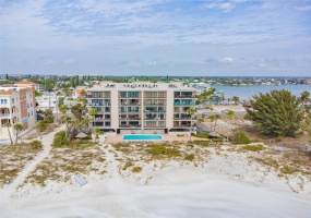 13650 GULF BOULEVARD, MADEIRA BEACH, Florida 33708, 3 Bedrooms Bedrooms, ,2 BathroomsBathrooms,Residential,For Sale,GULF,MFRA4607216