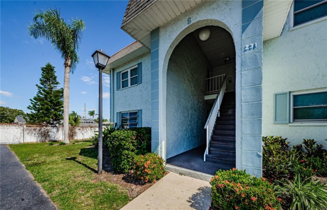 231 MCMULLEN BOOTH ROAD, CLEARWATER, Florida 33759, 2 Bedrooms Bedrooms, ,1 BathroomBathrooms,Residential,For Sale,MCMULLEN BOOTH,MFRU8216829