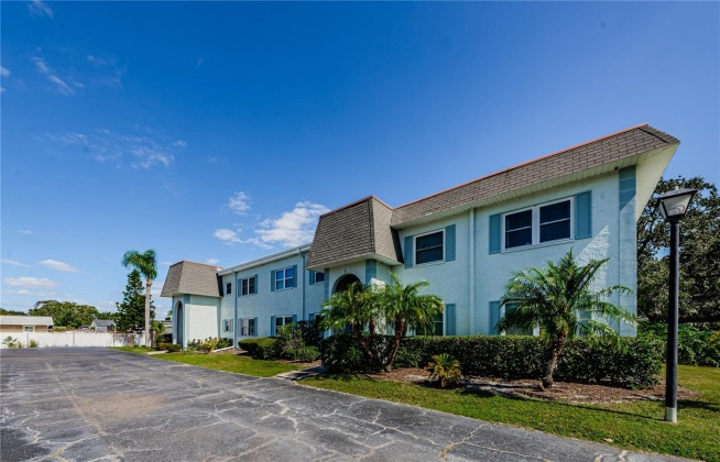 231 MCMULLEN BOOTH ROAD, CLEARWATER, Florida 33759, 2 Bedrooms Bedrooms, ,1 BathroomBathrooms,Residential,For Sale,MCMULLEN BOOTH,MFRU8216829