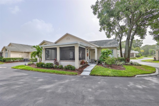 813 SILVERTHORN LANE, SUN CITY CENTER, Florida 33573, 2 Bedrooms Bedrooms, ,2 BathroomsBathrooms,Residential,For Sale,SILVERTHORN,MFRT3475814