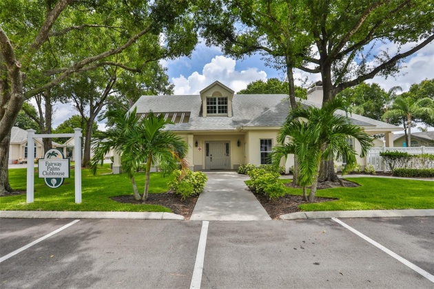 813 SILVERTHORN LANE, SUN CITY CENTER, Florida 33573, 2 Bedrooms Bedrooms, ,2 BathroomsBathrooms,Residential,For Sale,SILVERTHORN,MFRT3475814