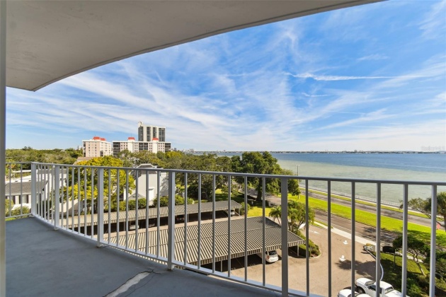 2611 BAYSHORE BOULEVARD, TAMPA, Florida 33629, 2 Bedrooms Bedrooms, ,2 BathroomsBathrooms,Residential,For Sale,BAYSHORE,MFRT3491192