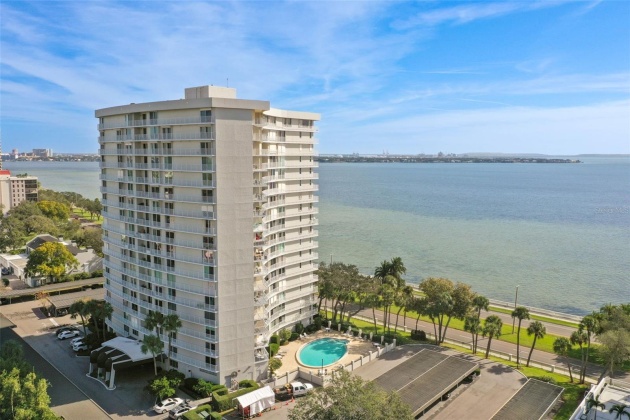 2611 BAYSHORE BOULEVARD, TAMPA, Florida 33629, 2 Bedrooms Bedrooms, ,2 BathroomsBathrooms,Residential,For Sale,BAYSHORE,MFRT3491192