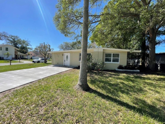 132 10TH AVENUE, LARGO, Florida 33770, 3 Bedrooms Bedrooms, ,1 BathroomBathrooms,Residential,For Sale,10TH,MFRT3519629