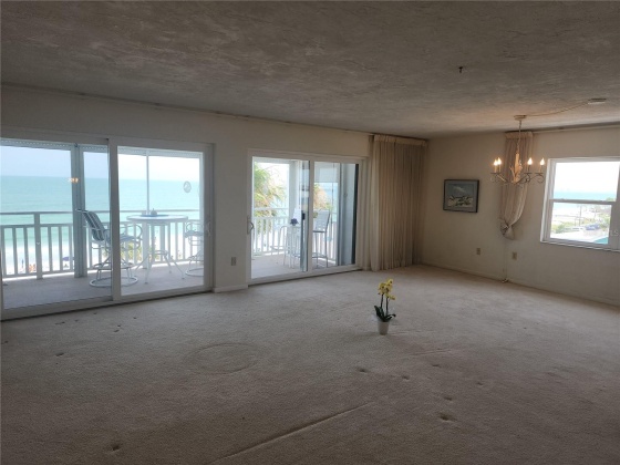 555 GULF WAY, SAINT PETE BEACH, Florida 33706, 2 Bedrooms Bedrooms, ,2 BathroomsBathrooms,Residential,For Sale,GULF,MFRU8222031