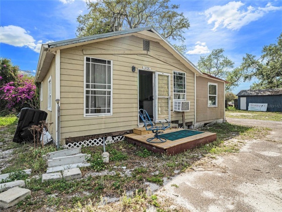 3404 FOX PLACE, RUSKIN, Florida 33570, 4 Bedrooms Bedrooms, ,3 BathroomsBathrooms,Residential,For Sale,FOX,MFRT3516147