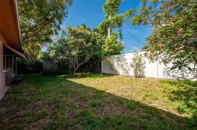 1822 VANCOUVER DRIVE, CLEARWATER, Florida 33756, 2 Bedrooms Bedrooms, ,2 BathroomsBathrooms,Residential,For Sale,VANCOUVER,MFRU8238714