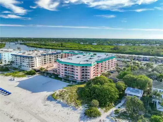18400 GULF BOULEVARD, INDIAN SHORES, Florida 33785, 2 Bedrooms Bedrooms, ,2 BathroomsBathrooms,Residential,For Sale,GULF,MFRU8239785