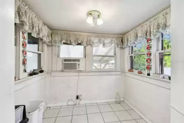 6405 15TH STREET, TAMPA, Florida 33610, 6 Bedrooms Bedrooms, ,3 BathroomsBathrooms,Residential,For Sale,15TH,MFRT3521155