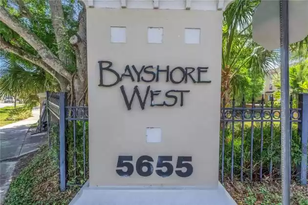 3181 BAYSHORE OAKS DR, TAMPA, Florida 33611, 3 Bedrooms Bedrooms, ,2 BathroomsBathrooms,Residential,For Sale,BAYSHORE OAKS DR,MFRT3521382