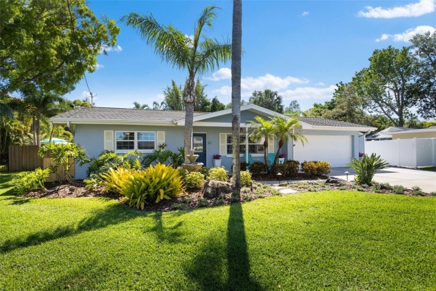111 CARLYLE DRIVE, PALM HARBOR, Florida 34683, 3 Bedrooms Bedrooms, ,2 BathroomsBathrooms,Residential,For Sale,CARLYLE,MFRU8240223