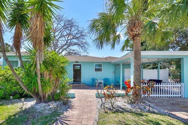 101 143RD AVENUE, MADEIRA BEACH, Florida 33708, 3 Bedrooms Bedrooms, ,2 BathroomsBathrooms,Residential,For Sale,143RD,MFRU8240530