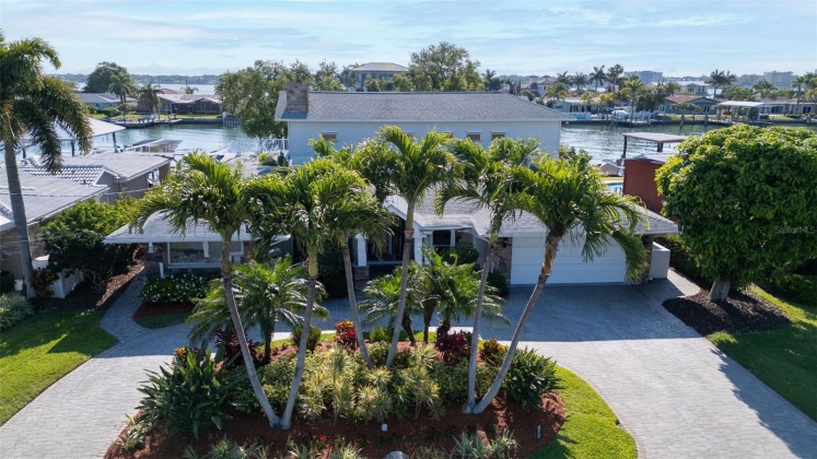 207 MIDWAY ISLAND, CLEARWATER BEACH, Florida 33767, 4 Bedrooms Bedrooms, ,4 BathroomsBathrooms,Residential,For Sale,MIDWAY,MFRU8240552