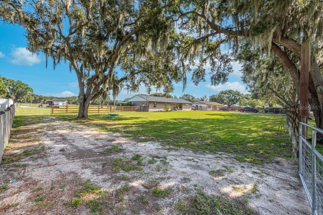 320 MOCCASIN HOLLOW ROAD, LITHIA, Florida 33547, 3 Bedrooms Bedrooms, ,2 BathroomsBathrooms,Residential,For Sale,MOCCASIN HOLLOW,MFRT3471721