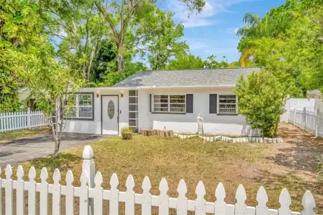 1612 MAPLE AVENUE, TAMPA, Florida 33604, 3 Bedrooms Bedrooms, ,1 BathroomBathrooms,Residential,For Sale,MAPLE,MFRW7864327