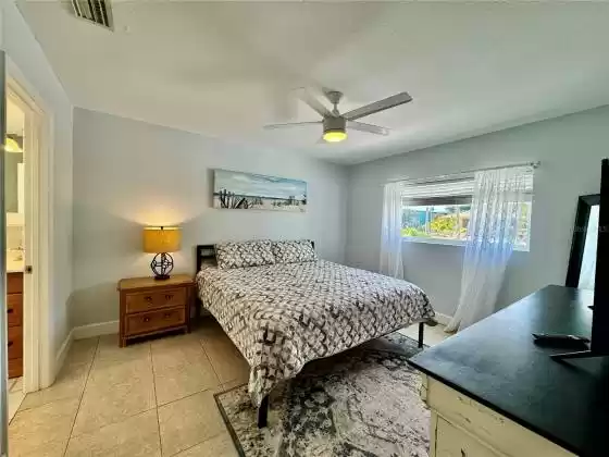 400 SUNBURST COURT, CLEARWATER, Florida 33755, 3 Bedrooms Bedrooms, ,3 BathroomsBathrooms,Residential,For Sale,SUNBURST,MFRU8240456