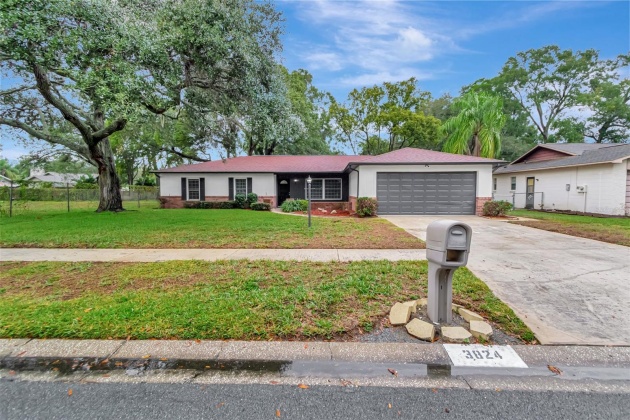 3824 HIGHGATE DRIVE, VALRICO, Florida 33594, 3 Bedrooms Bedrooms, ,2 BathroomsBathrooms,Residential,For Sale,HIGHGATE,MFRT3494211