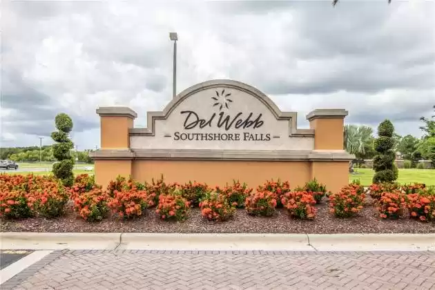 5634 SUNSET FALLS DRIVE, APOLLO BEACH, Florida 33572, 2 Bedrooms Bedrooms, ,2 BathroomsBathrooms,Residential,For Sale,SUNSET FALLS,MFRT3521824