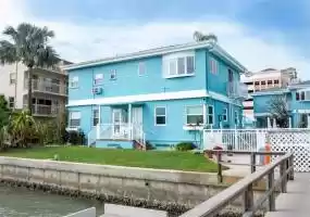 483 EAST SHORE DRIVE, CLEARWATER BEACH, Florida 33767, 1 Bedroom Bedrooms, ,1 BathroomBathrooms,Residential,For Sale,EAST SHORE,MFRU8196268