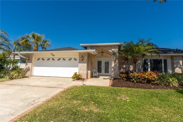 719 SNUG ISLAND, CLEARWATER, Florida 33767, 4 Bedrooms Bedrooms, ,3 BathroomsBathrooms,Residential,For Sale,SNUG,MFRU8209106