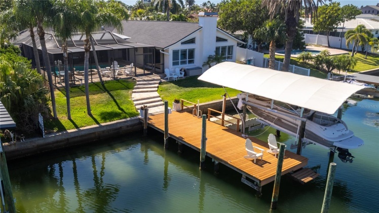 719 SNUG ISLAND, CLEARWATER, Florida 33767, 4 Bedrooms Bedrooms, ,3 BathroomsBathrooms,Residential,For Sale,SNUG,MFRU8209106