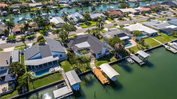 719 SNUG ISLAND, CLEARWATER, Florida 33767, 4 Bedrooms Bedrooms, ,3 BathroomsBathrooms,Residential,For Sale,SNUG,MFRU8209106