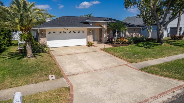 719 SNUG ISLAND, CLEARWATER, Florida 33767, 4 Bedrooms Bedrooms, ,3 BathroomsBathrooms,Residential,For Sale,SNUG,MFRU8209106