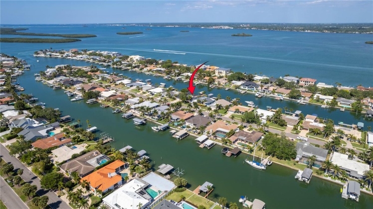 719 SNUG ISLAND, CLEARWATER, Florida 33767, 4 Bedrooms Bedrooms, ,3 BathroomsBathrooms,Residential,For Sale,SNUG,MFRU8209106