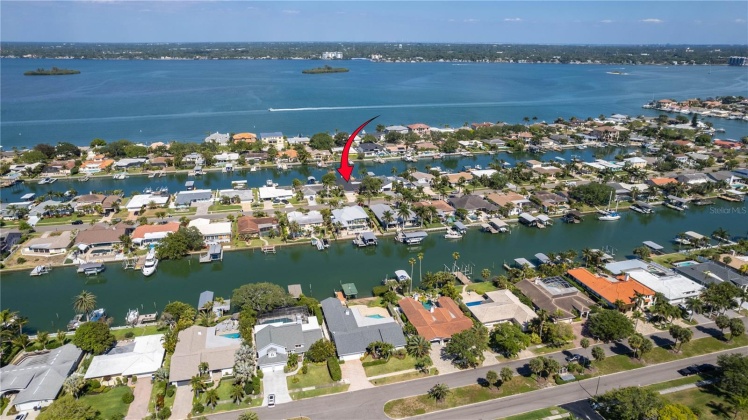 719 SNUG ISLAND, CLEARWATER, Florida 33767, 4 Bedrooms Bedrooms, ,3 BathroomsBathrooms,Residential,For Sale,SNUG,MFRU8209106