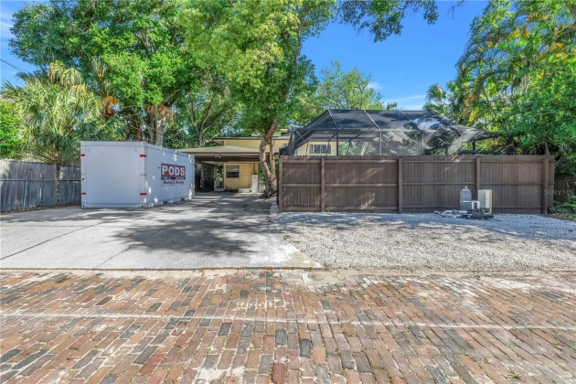 136 8TH AVENUE, ST PETERSBURG, Florida 33701, 3 Bedrooms Bedrooms, ,3 BathroomsBathrooms,Residential,For Sale,8TH,MFRU8223258