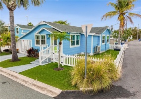 12416 GULF BOULEVARD, TREASURE ISLAND, Florida 33706, 2 Bedrooms Bedrooms, ,1 BathroomBathrooms,Residential,For Sale,GULF,MFRU8227296