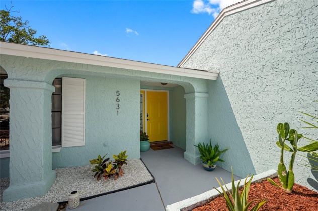 5631 EXECUTIVE DRIVE, NEW PORT RICHEY, Florida 34652, 3 Bedrooms Bedrooms, ,2 BathroomsBathrooms,Residential,For Sale,EXECUTIVE,MFRU8241074