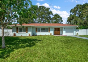 1736 GOLF VIEW DRIVE, BELLEAIR, Florida 33756, 3 Bedrooms Bedrooms, ,2 BathroomsBathrooms,Residential,For Sale,GOLF VIEW,MFRU8213610