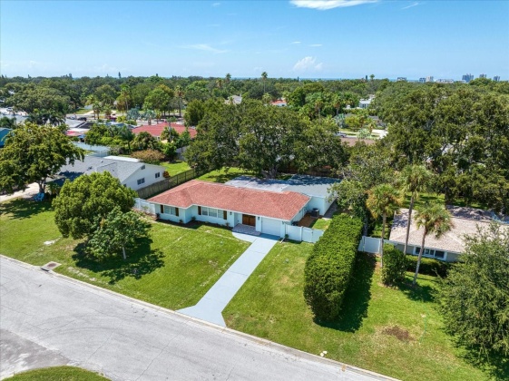 1736 GOLF VIEW DRIVE, BELLEAIR, Florida 33756, 3 Bedrooms Bedrooms, ,2 BathroomsBathrooms,Residential,For Sale,GOLF VIEW,MFRU8213610