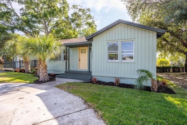 3746 8TH ST S, ST PETERSBURG, Florida 33705, 3 Bedrooms Bedrooms, ,2 BathroomsBathrooms,Residential,For Sale,8TH ST S,MFRU8239265