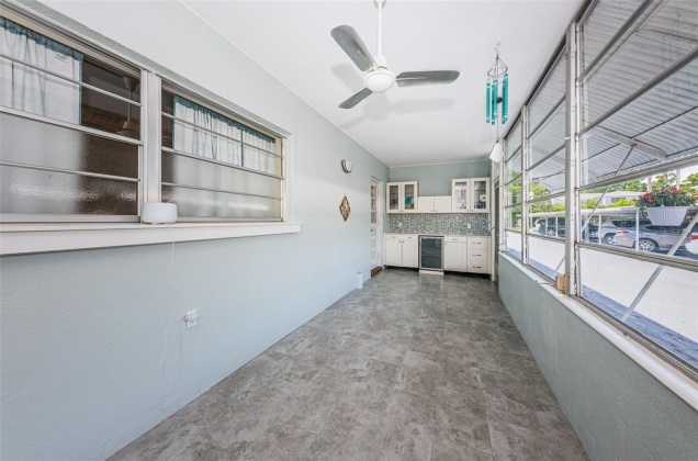 5850 21ST STREET, ST PETERSBURG, Florida 33714, 2 Bedrooms Bedrooms, ,1 BathroomBathrooms,Residential,For Sale,21ST,MFRU8238778