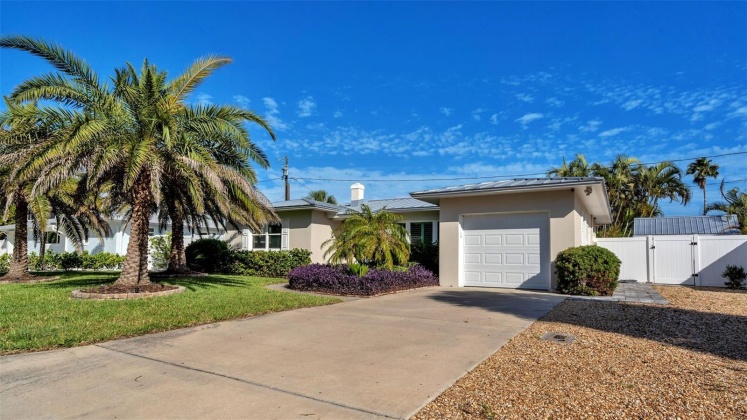 1245 BOCA CIEGA ISLE DRIVE, ST PETE BEACH, Florida 33706, 2 Bedrooms Bedrooms, ,1 BathroomBathrooms,Residential,For Sale,BOCA CIEGA ISLE,MFRU8241156