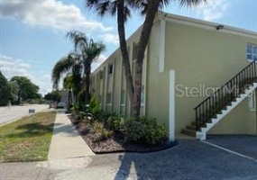 3206 AZEELE STREET, TAMPA, Florida 33609, 1 Bedroom Bedrooms, ,1 BathroomBathrooms,Residential,For Sale,AZEELE,MFRT3523403