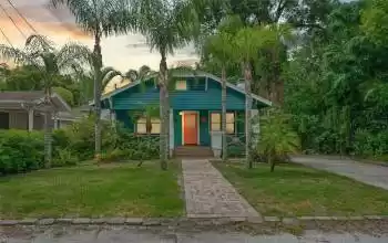 915 SHADOWLAWN AVENUE, TAMPA, Florida 33603, 3 Bedrooms Bedrooms, ,1 BathroomBathrooms,Residential,For Sale,SHADOWLAWN,MFRT3523388