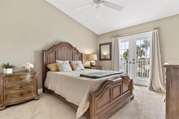 101 YACHT CLUB CIRCLE, NORTH REDINGTON BEACH, Florida 33708, 3 Bedrooms Bedrooms, ,2 BathroomsBathrooms,Residential,For Sale,YACHT CLUB,MFRU8240462