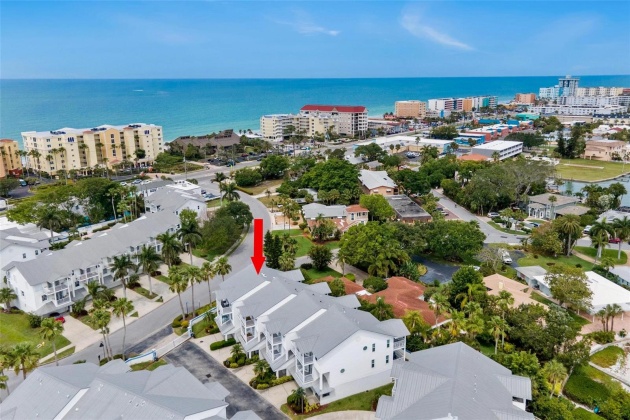 101 YACHT CLUB CIRCLE, NORTH REDINGTON BEACH, Florida 33708, 3 Bedrooms Bedrooms, ,2 BathroomsBathrooms,Residential,For Sale,YACHT CLUB,MFRU8240462