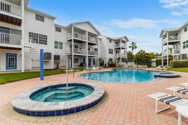 101 YACHT CLUB CIRCLE, NORTH REDINGTON BEACH, Florida 33708, 3 Bedrooms Bedrooms, ,2 BathroomsBathrooms,Residential,For Sale,YACHT CLUB,MFRU8240462